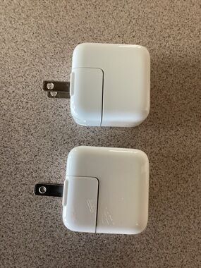 Set of TWO Apple 10W USB Power Adapters / Charging Cubes for iPad and iPhone
